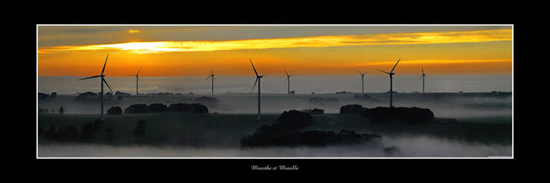 Photo panoramique sur support lamin&eacute; - &Eacute;oliennes en Lorraine