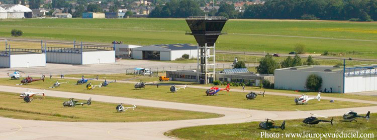 Vue aérienne de l'aéroport de Rouen - Vallée de Seine Vue aérienne de l'aéroport de Rouen - Vallée de Seine