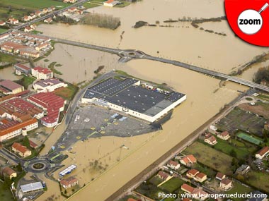 Photographie aérienne des inondations de la Vezouze