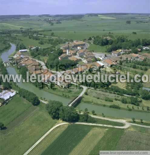 Photo aérienne de Bauzemont