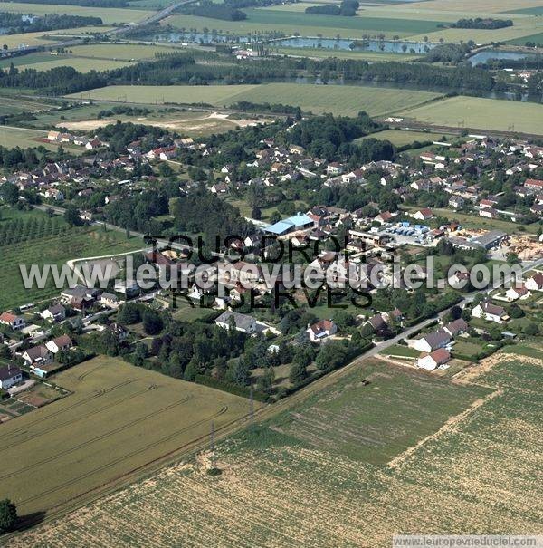 Photo aérienne de Courtois-sur-Yonne