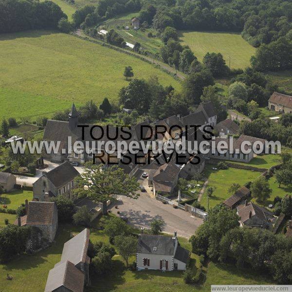 Photo aérienne de Moutiers-en-Puisaye