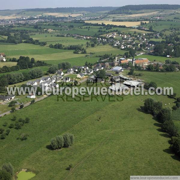 Photo aérienne de Neuville-Ferrires
