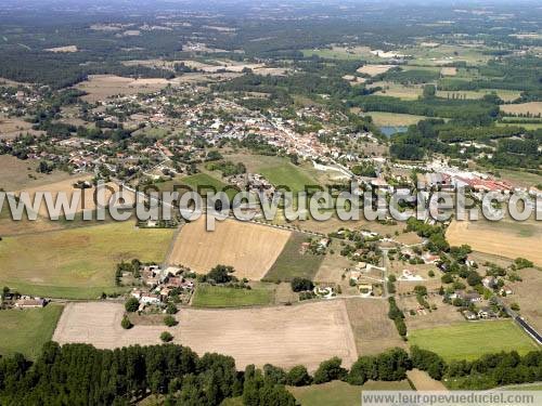 Photo aérienne de Saint-Aulaye