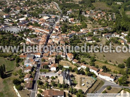 Photo aérienne de Saint-Aulaye