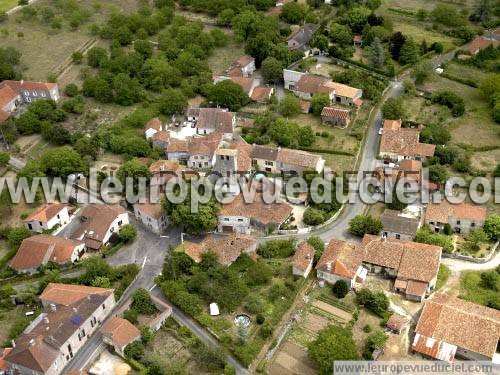Photo aérienne de Saint-Julien-de-Bourdeilles