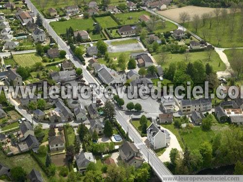 Photo aérienne de Condat-sur-Vzre