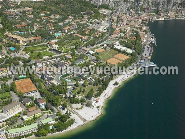 Photo aérienne de Limone sul Garda