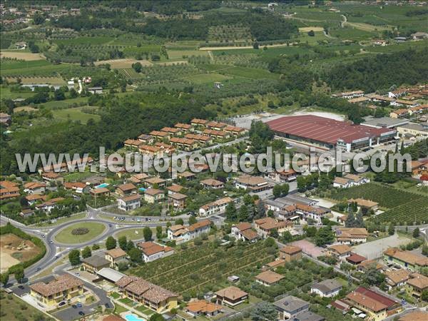 Photo aérienne de Puegnago sul Garda