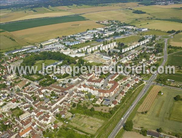 Ecquevilly JungleKey fr Image 200 Ecquevilly JungleKey fr Image 200