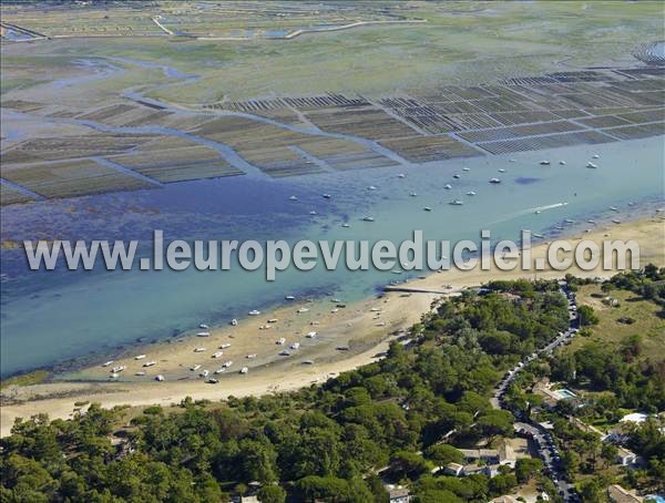 Photo aérienne de Les Portes-en-R