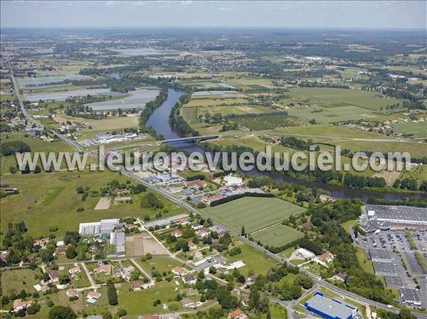 Photo aérienne de Saint-Laurent-des-Vignes