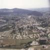 Photos aériennes de "vestiges" - Photo réf. 13876 - Dans la valle de l'Ouvze, btie sur une ancienne cit romaine, dont les vestiges sont encore impressionants.