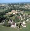 Photos aériennes de "village" - Photo réf. 15039 - Le village aux sources, aux limites Nord de la Bresse, sur des collines dtaches des monts jura.