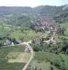 Photos aériennes de "village" - Photo réf. 15740 - Village avec le belvdre de Notre Dame d'Airay dominant la valle de la Bresse.
