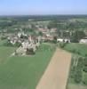 Photos aériennes de "appellation" - Photo réf. 16322 - C'est  la petite motte sur laquelle se perche son glise qu'Aumont doit son appellation.