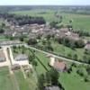 Photos aériennes de "coteau" - Photo réf. 16406 - Sur le revers occidental d'un coteau, entre la rive gauche du Doubs et la fort de Chaux, le village offre un cadre de vie agrable.
