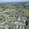 Photos aériennes de "nouveau" - Photo réf. 17905 - La cit de Baug et, au fond, le nouveau quartier de Renier.