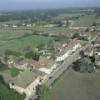 Photos aériennes de "Village" - Photo réf. 22322 - Village implant sur le sommet d'une cte dominant l'Arconce.