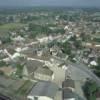 Photos aériennes de "Village" - Photo réf. 22481 - Le centre du village avec ses commerces : principale lieu de rencontre.