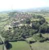 Photos aériennes de "village" - Photo réf. 22629 - Vue d'ensemble du village dont la particularit est d'tre bti sur une colline.
