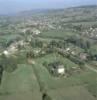 Photos aériennes de "village" - Photo réf. 22760 - Village situ dans la valle du Mesvrin, avec ses hautes collines sillones de sentiers.