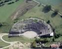 Photos aériennes de "amphithéâtre" - Photo réf. 24055 - Ruines impressionnantes et protges de l'amphithtre gallo-romain, qui pouvait accueillir 20 000 personnes.
