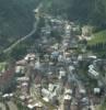 Photos aériennes de "Grand" - Photo réf. 9799 - Au fond d'une cluse composant un site curieux, Morez est un grand centre de production de lunette depuis 2 sicles. Dsenclave par d'audacieux viaducs, la ville s'tire sur prs de 3 km au fond de la valle de la Bienne.