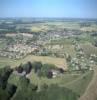 Photos aériennes de "Terres" - Photo réf. 32581 - La ville s'tend sur prs de 1300 hectares, dont 550 boiss et 600 ha de terres cultives, bords par la Seine au sud et l'Austreberthe au nord.