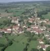 Photos aériennes de "église" - Photo réf. 36314 - Le bourg du village et son glise.