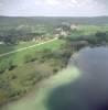 Photos aériennes de "lacs" - Photo réf. 36457 - Sur les bords d'un des lacs de la commune.