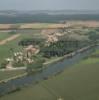 Photos aériennes de "Village" - Photo réf. 37320 - Le village bnficie d'une situation privilgie, entre Dole et Besanon.