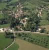 Photos aériennes de "Village" - Photo réf. 37397 - C'est un village rurale possdant notamment une dizaine d'hectares de vignes, une exploitation agricole de production laitire, et une exploitation de miel.