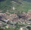Photos aériennes de "pied" - Photo réf. 37502 - La ville de Kaysersberg au pied du chteau et de ses fortifications.