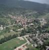 Photos aériennes de "Montagne" - Photo réf. 37551 - Au pied de la montagne, le village.