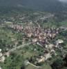 Photos aériennes de "Montagne" - Photo réf. 37552 - Au pied de la montagne, le village.