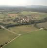 Photos aériennes de "village" - Photo réf. 37873 - Le village fait partie de la communaut de communes du Pays des Lacs, et possde une glise de 1870, avec une chapelle classe.