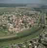 Photos aériennes de "Village" - Photo réf. 38092 - Ce village de plaine est bord par l'Ill.