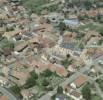 Photos aériennes de "centre" - Photo réf. 38113 - L'glise Saint-Maurice au centre de la commune.