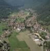 Photos aériennes de "pied" - Photo réf. 38119 - Voisine de Munster, Stosswihr, deuxime commune du canton, s'tire jusqu'au fond du vallon d'Ampfersbach, au pied du massif du Honeck.