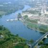 Photos aériennes de "Fleuve" - Photo réf. 42193 - Le Centre Historique d'Avignon, avec le Palais des papes et le Pont d'Avignon, est class au Patrimoine Mondial de l'UNESCO.