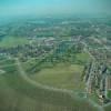 Photos aériennes de "Plan" - Photo réf. 47733 - La ville faonne par l'industrie a nammoins des espaces verts, et un plan d'eau.