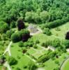 Photos aériennes de "châteaux" - Photo réf. 50200 - Entour de verdure et de bois.