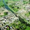Photos aériennes de "riviere" - Photo réf. 57225 - La Sambre traverse la commune et on observe  gauche, la caserne Clarke.