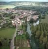 Photos aériennes de "village" - Photo réf. 59488 - Le village s'tire le long de l'Armanon.