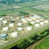 Photos aériennes de "petrole" - Photo réf. 61504 - Les stockages de ptrole de la raffinerie du Havre (Seine-Maritime).