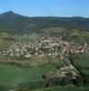 Photos aériennes de "Montagne" - Photo réf. A00398 - Paysage de campagne entre vigne et montagne.