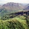 Photos aériennes de "Montagne" - Photo réf. 62122 - De verts pturages  flanc de cteaux.