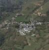 Photos aériennes de "village" - Photo réf. A01646 - Village accroch sur les pentes du cirque de Gabarret.