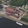 Photos aériennes de "seine" - Photo réf. A03304 - Sur les rives de la Seine, le pass industriel de la commune subsiste avec quelques entreprises.